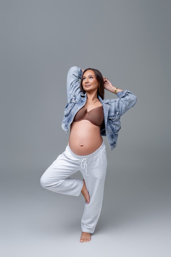 sesja ciążowa Pułtusk studio naturalne światło