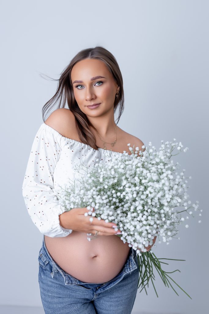 naturalna sesja ciążowa w studio Wyszków