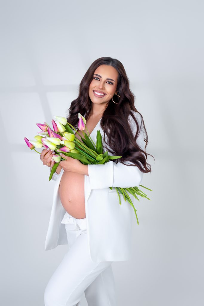 zdjęcia ciążowe Wyszków jasne studio