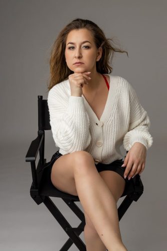 Kobiece zdjęcia Wyszków – klasyczny portret studyjny