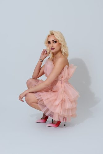 Sesja kobieca w Wyszkowie – elegancki kobiecy portret