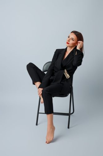 Sesja kobieca w Wyszkowie – elegancki kobiecy portret