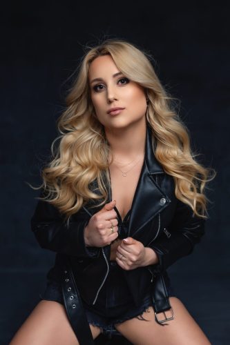 Stylowa sesja kobieca Wyszków – elegancki portret kobiety