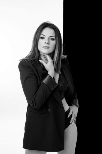 Stylowa sesja kobieca Wyszków – elegancki portret kobiety