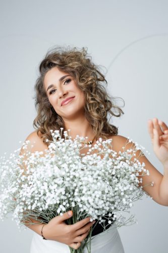 Sesja kobieca Wyszków – klimatyczny portret studyjny