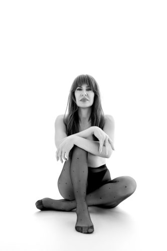 Sesja kobieca Wyszków – portret pełen kobiecej energii