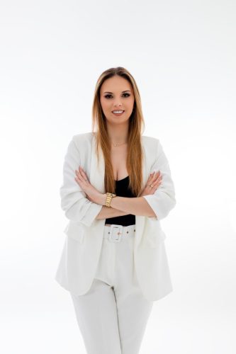 Kobieta w garniturze biznesowym – sesja biznesowa Wyszków