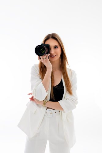 Kobieta w garniturze biznesowym – sesja biznesowa Wyszków