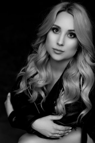 Fotograf kobiecy Wyszków – bliski portret twarzy kobiety