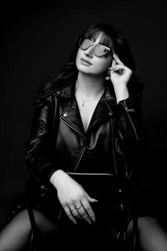 Fotograf kobiecy Wyszków – bliski portret twarzy kobiety