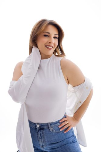 Portret kobiecy Wyszków – delikatny studyjny kadr